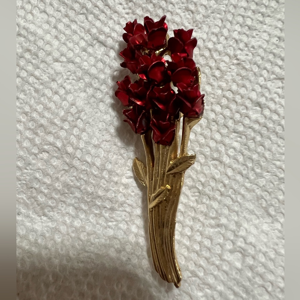 Dm97 Brand Gold Tone Red Flower Brooch